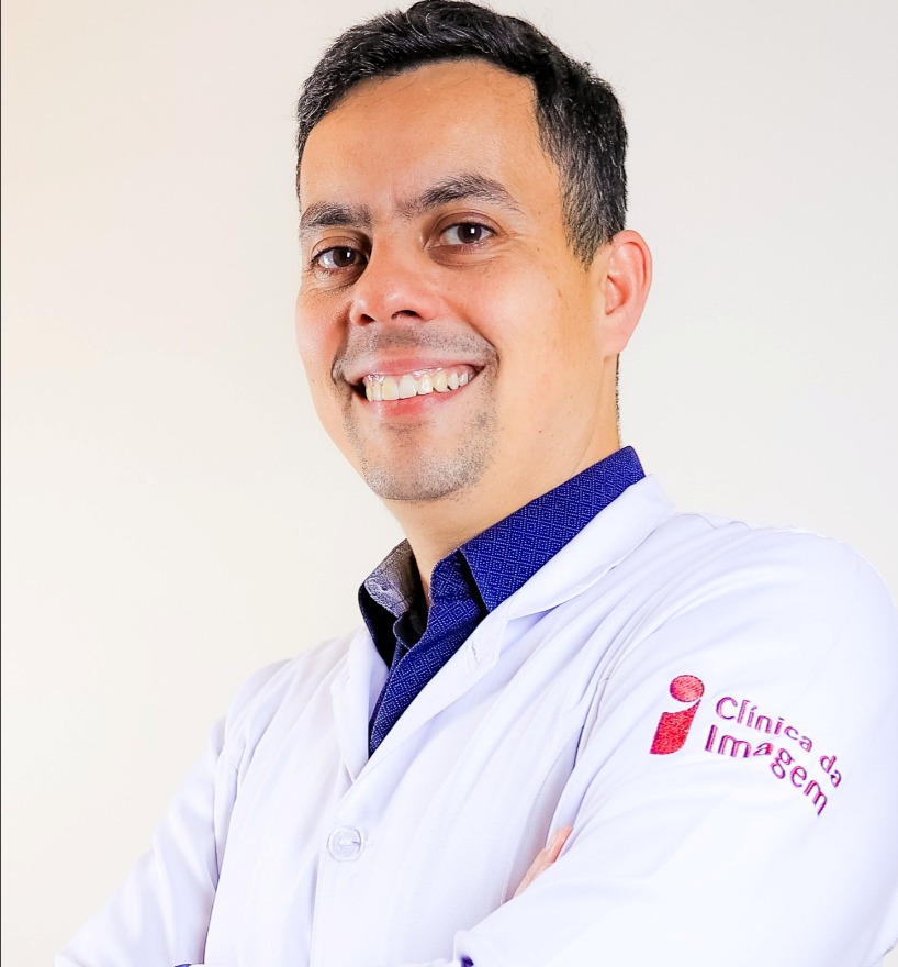 Dr.-Adriano-Barbosa-Nogueira